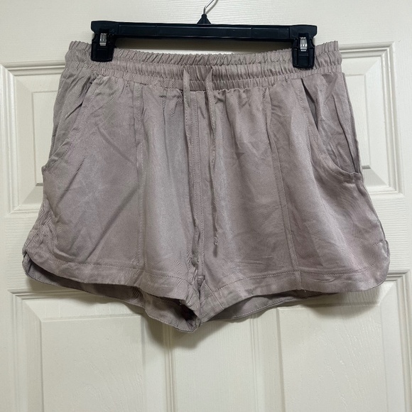 Revamped Pants - Revamped Beige Summer Shorts L